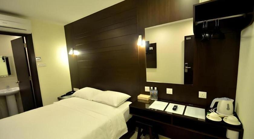 Cathay Hotel Kota Kinabalu Extérieur photo